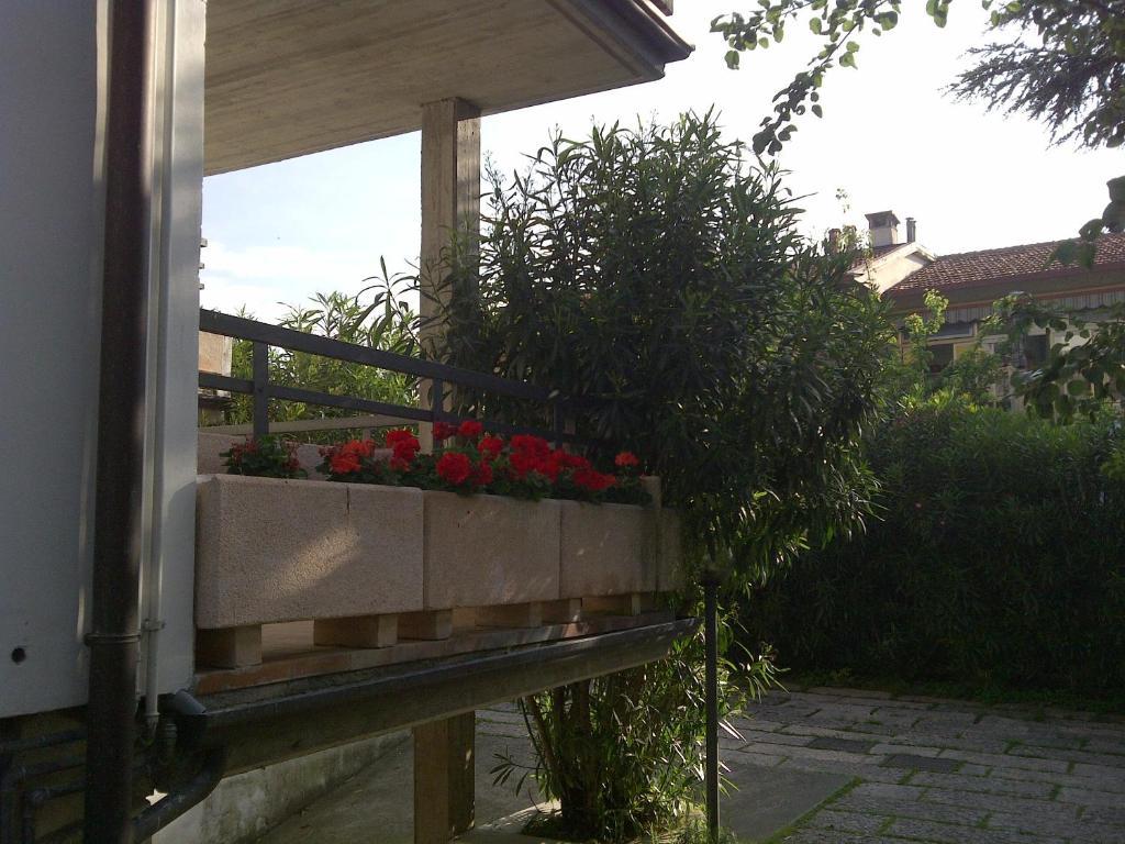 ديسينسانو ديل غاردا B&B Villa Lina المظهر الخارجي الصورة