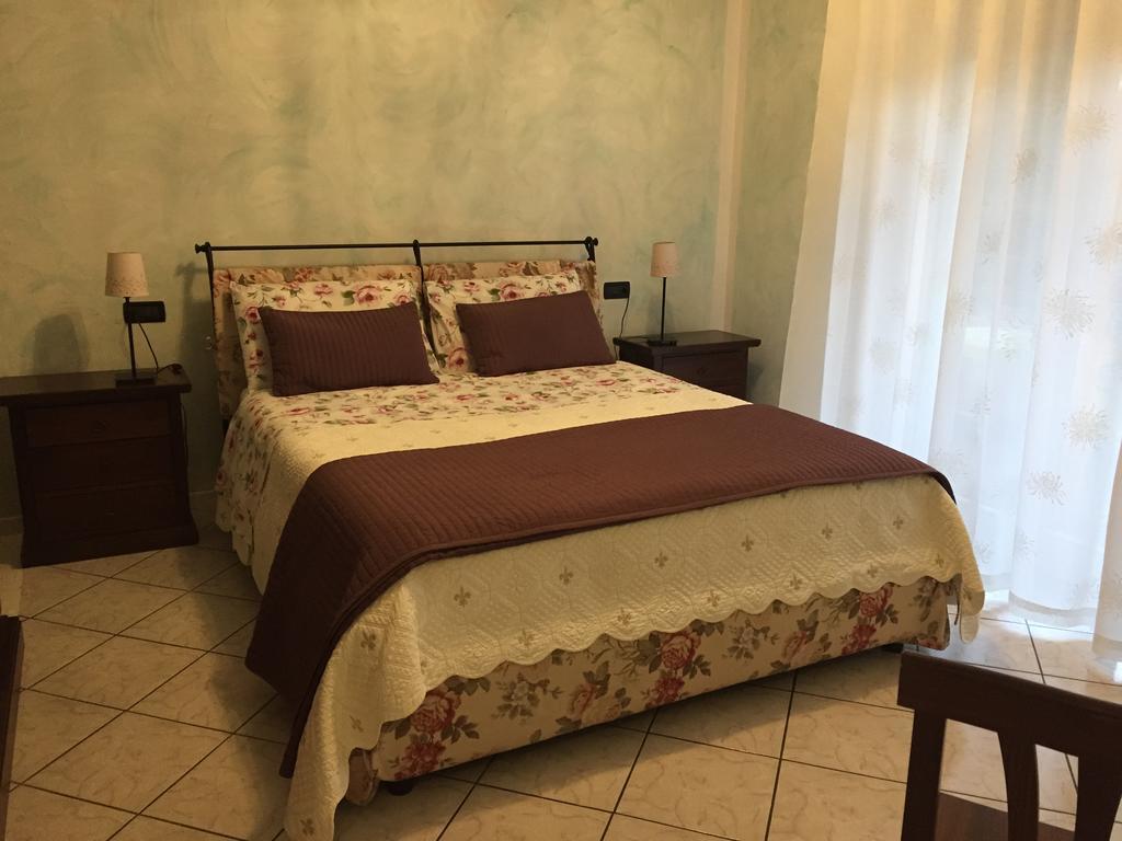 ديسينسانو ديل غاردا B&B Villa Lina المظهر الخارجي الصورة